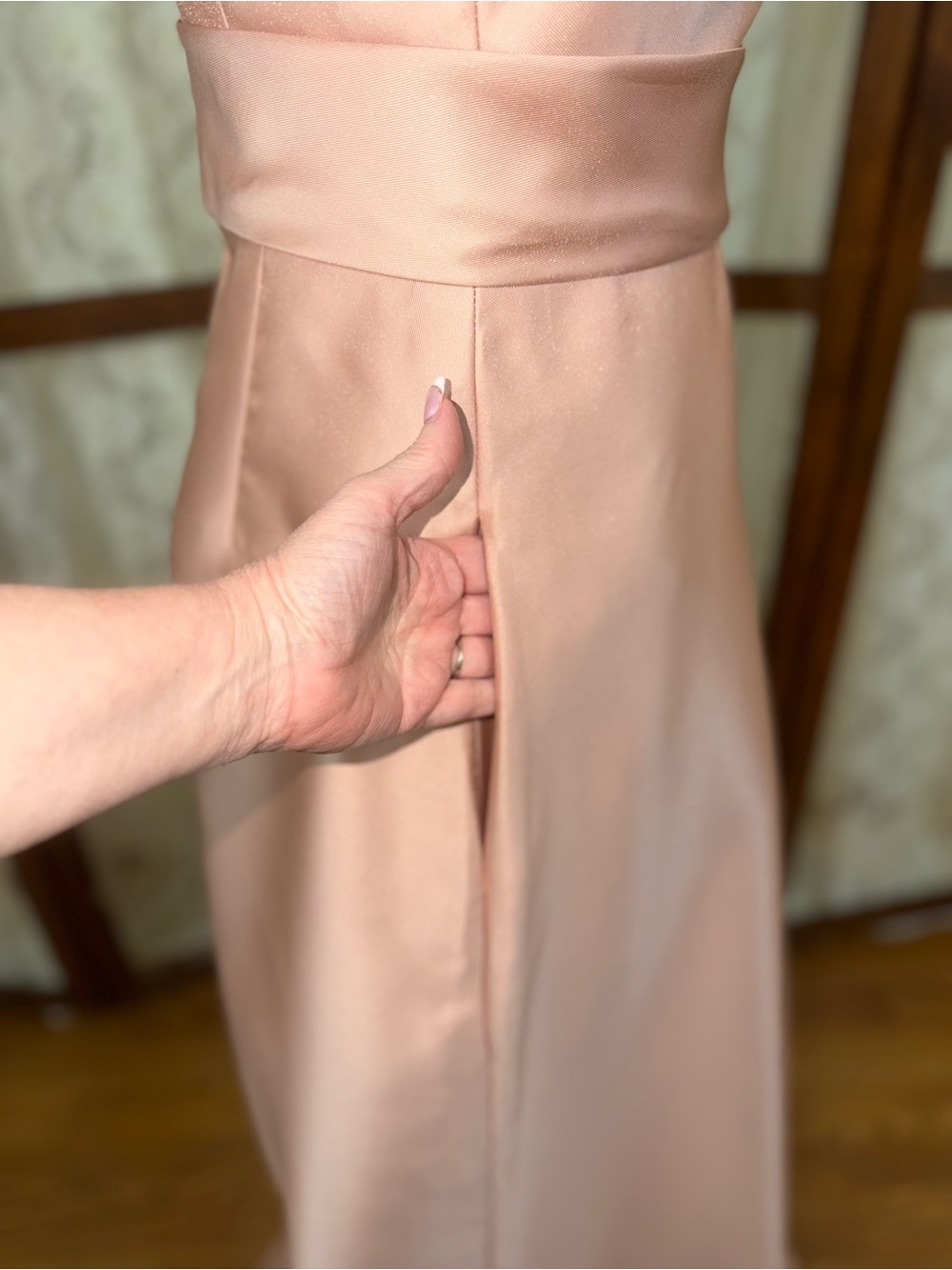 Gorgeous New Alfred Sung Off Shoulder Satin Twill Gown - Picture 5 of 8